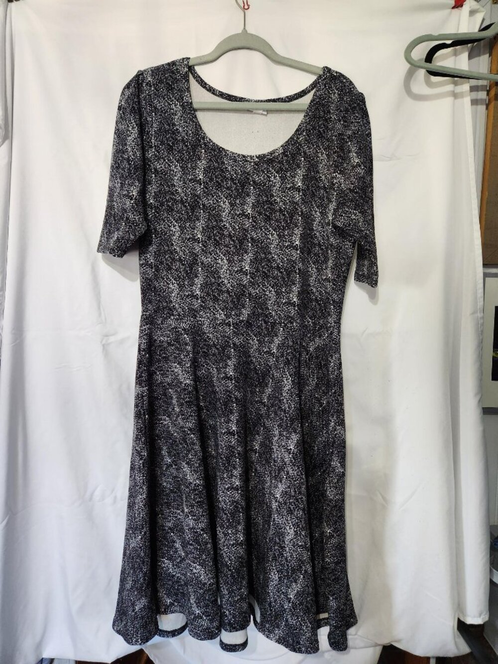 🖤 LuLaRoe Nicole Dress 2XL Black Marled Fit Flare Dress